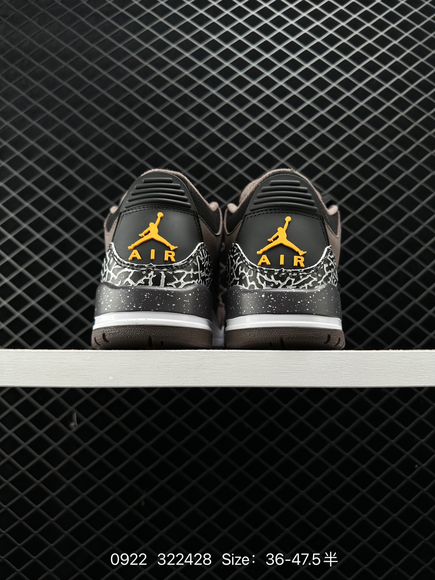 Air Jordan 3 Retro ”Hide and Sneak“